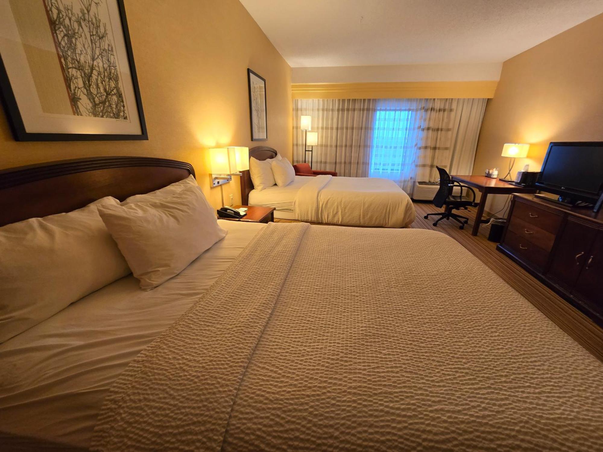 Country & By Radisson, Convention Center 3* Altoona